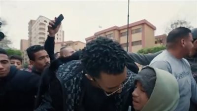 محمد رمضان يفاجئ طفل صينية الفول بهدية ثمينة (فيديو)