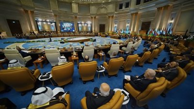 رئيس المجلس الرئاسي اليمني: هناك دروس لا يمكن تجاوزها اتضحت بعد أحداث السابع من أكتوبر