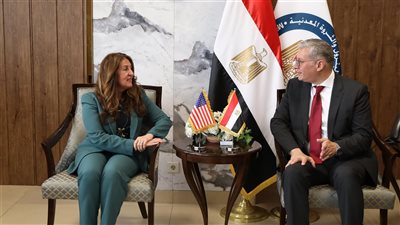 وزير البترول يبحث مع السفيرة الأمريكية تعزيز التعاون في الطاقة 