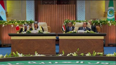  السيسي يعلن اعتماد خطة إعادة إعمار وتنمية قطاع غزة