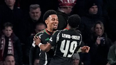 دوري أبطال أوروبا، أرسنال يتقدم 3-1 على آيندهوفن في الشوط الأول