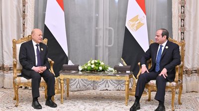 السيسي يؤكد لرشاد العلمي دعم مصر الثابت لوحدة واستقلال الدولة اليمنية