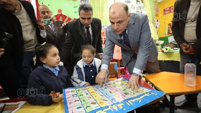 محافظ كفر الشيخ يتابع سير العملية التعليمية بمدرسة الرياض للتعليم الأساسي 