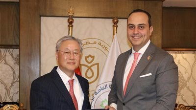رئيس الرعاية الصحية يبحث مع سفير كوريا الجنوبية تعزيز التعاون في التكنولوجيا الطبية