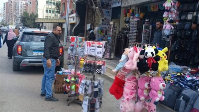 رئاسة حي غرب المنصورة تشن حملة مكبرة لرفع التعديات على حرم الطريق بالشوارع