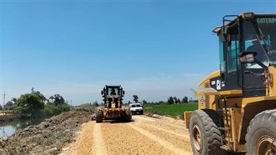 محافظ الدقهلية يتابع أعمال رصف طريق نبروه