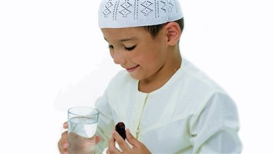 4 نصائح لتشجيع الأطفال على صيام شهر رمضان