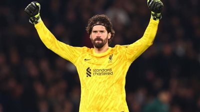 حارس ليفربول يقتنص جائزة أفضل لاعب في مباراة الريدز وباريس سان جيرمان 