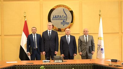 النقل توقع عقد استغلال محطة تسهيلات بحرية وأرضية للصب السائل بميناء الدخيلة