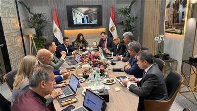 وزير السياحة يعقد لقاءات مع منظمي الرحلات ووكالات السفر بالسوق الألماني 