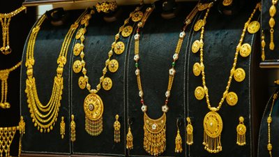  استقرار سعر جرام الذهب، آخر تحديث لحركة البيع والشراء للمعدن الأصفر مساء اليوم الجمعة