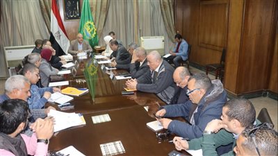 محافظ القليوبية يتابع مشروعات قطاع الرصف بشبرا الخيمة