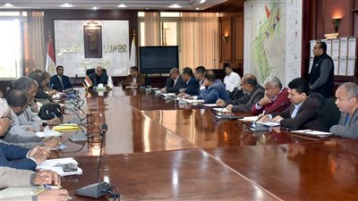 محافظ الأقصر يتابع ملف تقنين أراضي أملاك الدولة