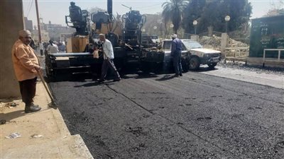 بدء أعمال رصف شارع الجمهورية بمدينة ديروط بأسيوط (صور)