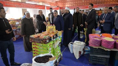 محافظ الدقهلية يتفقد معرض أهلًا رمضان بمقر الغرفة التجارية بالمنصورة (صور)