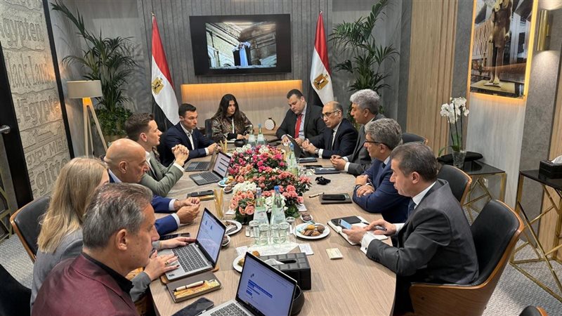 لقاءات وزير السياحة