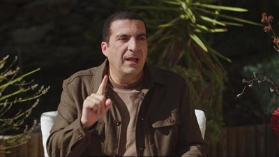 عمرو خالد: لا تسمح للدنيا أن تكسرك.. كيف تجاهد نفسك وسط صعوبات الحياة؟ (فيديو)