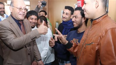 النعماني يلتقي بالطلاب ذوي الهمم بمركز نور البصيرة بجامعة سوهاج