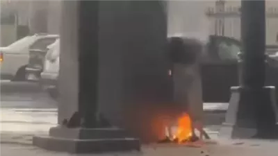 النيابة تنتدب المعمل الجنائي لبيان سبب حريق كابينة كهرباء في ميدان التحرير (صور)