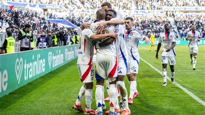 الدوري الأوروبي، ليون يضع قدما في ربع النهائي بالفوز على ستيوا بوخارست 3-1