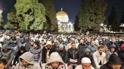 85 ألف مصل يؤدون صلاتي العشاء والتراويح بالمسجد الأقصى (صور)