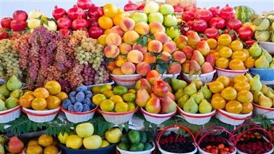 سعر الفاكهة اليوم بسوق العبور،ارتفاع الخوخ البلدي 20 جنيها وانخفاض جديد في الفراولة