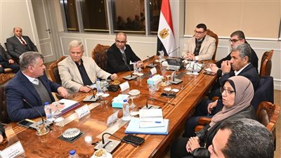 وزير الإسكان يتابع موقف مشروعات المبادرة الرئاسية 