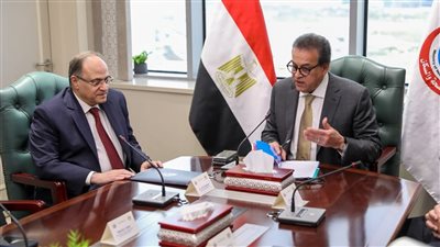 وزير الصحة يوقع اتفاقية لتوطين تكنولوجيا تصنيع أدوية علاج الأورام بمصر