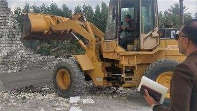 محافظ الإسماعيلية يوجِّه بتنفيذ إزالة فورية لتعدٍّ بناء مخالف بالقنطرة (صور)