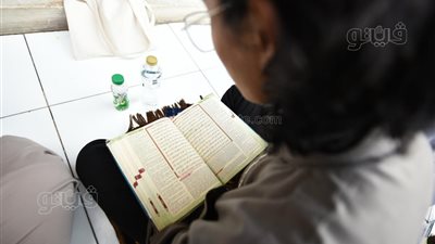 بالدعاء والقرآن، لقطات من انتظار الصائمين ساعة الإفطار في الجامع الأزهر (فيديو وصور)