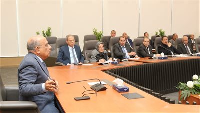 وزير الكهرباء يواصل بحث خطط تأمين التيار.. يعقد اجتماعا مع قيادات شركة مصر الوسطى للتوزيع.. ويؤكد على أهمية متابعة ورصد السرقات 