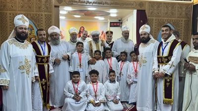 الأنبا نوفير يرسم 135 شماسا للخدمة في كنائس الخصوص