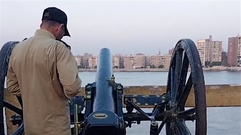 لحظة إطلاق مدفع الإفطار