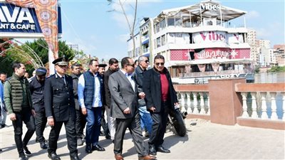 المياه تغمر الدور الأول في المركب الجانح بالمنصورة (صور) 