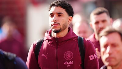 مرموش يصل ملعب مباراة نوتنجهام رفقة نجوم مانشستر سيتي (صور)