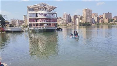 مدير النقل النهري يتفقد مركب المنصورة الجانح (صور) 