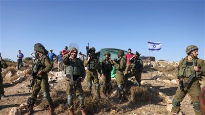 مئات المستوطنين اليهود يهاجمون أريحا بالضفة الغربية لترويع المواطنين 