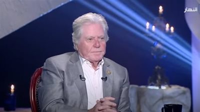 حسين فهمي يكشف سر غضبه من فاتن حمامة ورأيه في محمد رمضان (فيديو)