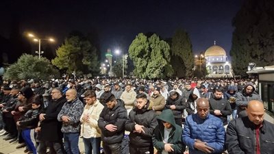 60 ألفا يؤدون صلاتي العشاء والتراويح في المسجد الأقصى