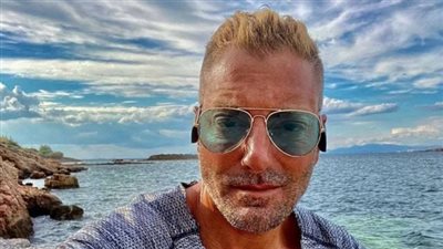 الموت يفجع الفنان تامر هجرس 