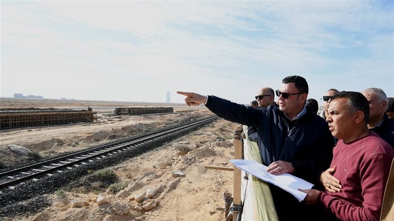 وزير الإسكان يتفقد