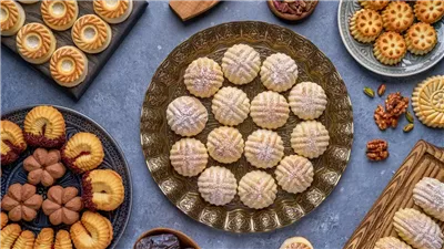 النص كيلو بـ 140 جنيهًا، أسعار علب كعك عيد الفطر 2025