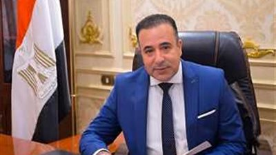 رئيس لجنة الاتصالات بـ