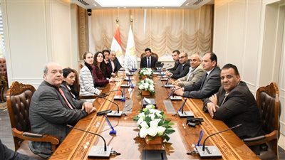 وزير الرياضة يلتقي وفد رفع الأثقال بالبارالمبية الدولية