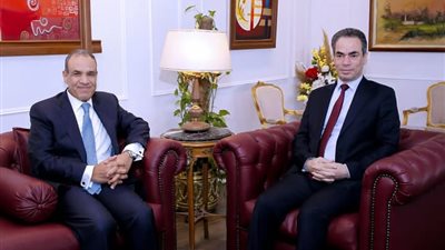 وزير الخارجية يزور التليفزيون المصري ويشيد بدور ماسبيرو 