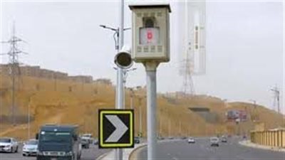 رادار المرور يلتقط 571 مخالفات تحدث في الهاتف أثناء القيادة خلال 24 ساعة