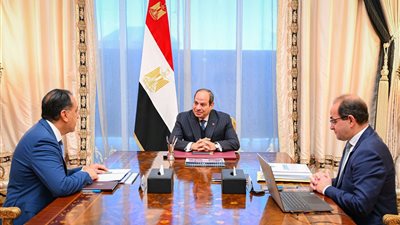السيسي يتابع مستهدفات موازنة العام المالي 2025-2026.. يوجه بالحد من التضخم.. تحسين الإنتاجية بهدف تحقيق معدلات نمو أعلى.. ويؤكد على ضرورة تعزيز الانضباط المالي