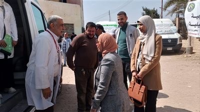 محافظ الإسماعيلية يتابع القافلة الطبية بقرية الجرايشة في أبوصوير (صور) 