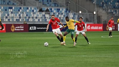 ماييما يحرز هدف التقدم لجنوب إفريقيا في مرمى منتخب مصر للمحليين