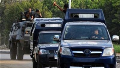 إصابة 4 أشخاص في اصطدام سيارة ربع نقل بمطعمين ببولاق الدكرور